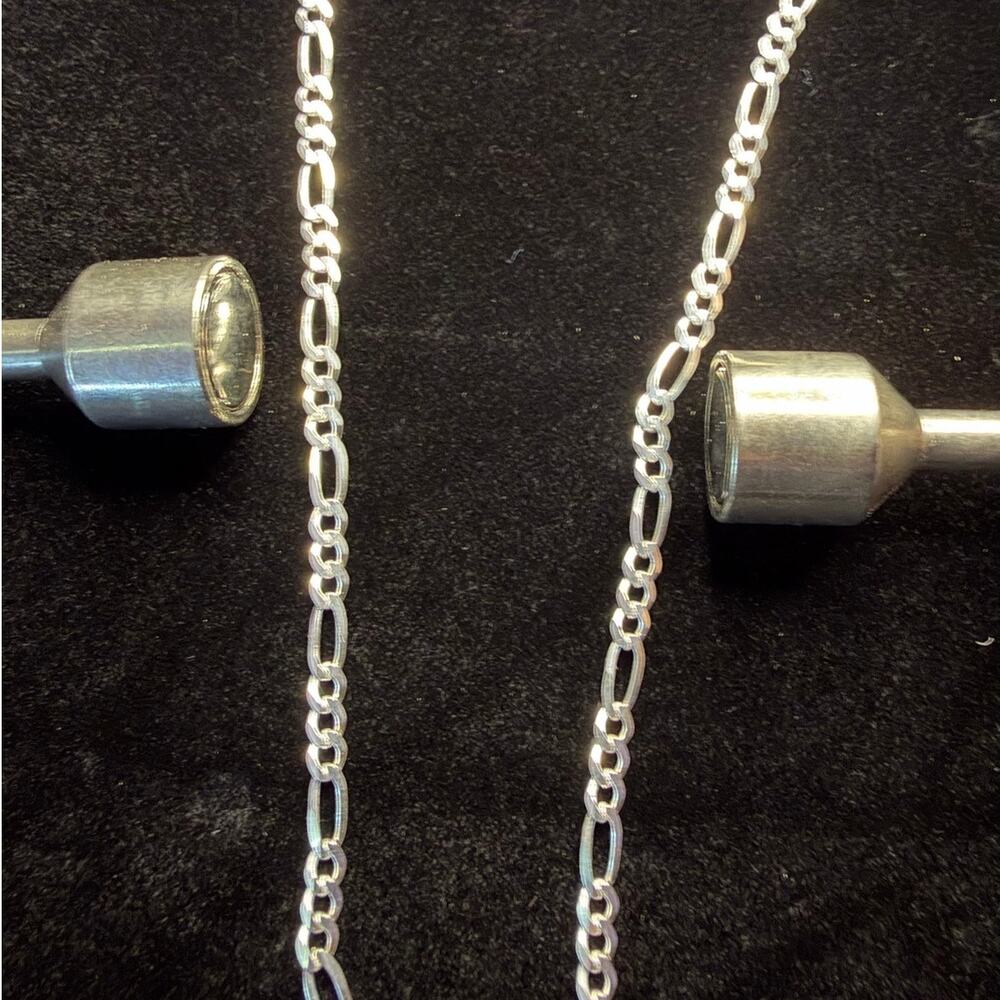 Solid 925 Italian Sterling Silver Figaro Chain Necklace 22" Long 4.5mm Long - Picture 6 of 7